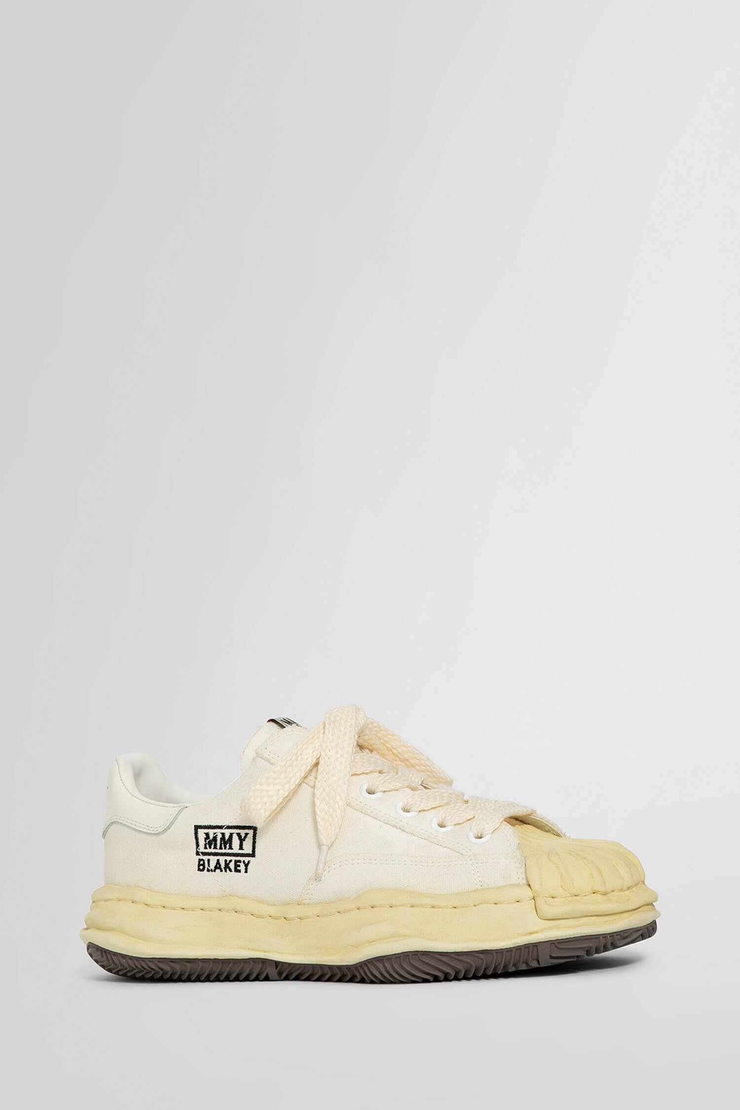 MAISON MIHARA YASUHIRO UNISEX WHITE SNEAKERS - 2