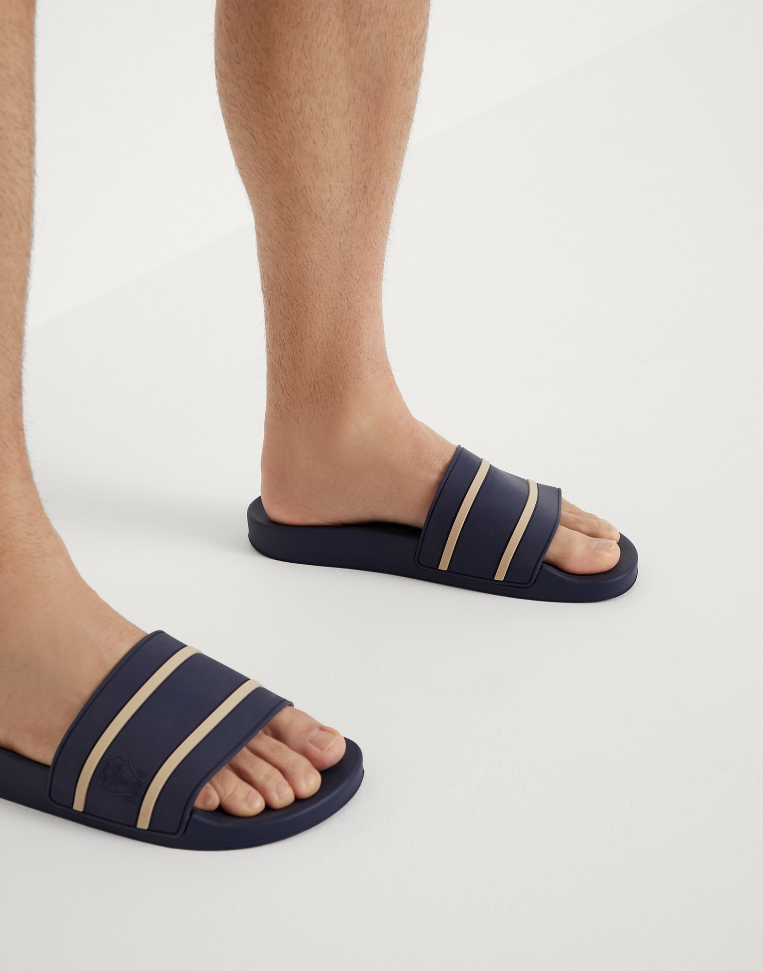 サンダル BRUNELLO CUCINELLI POOL SLIDES Pool slides for Man in Navy Blue | Brunello Cucinelli