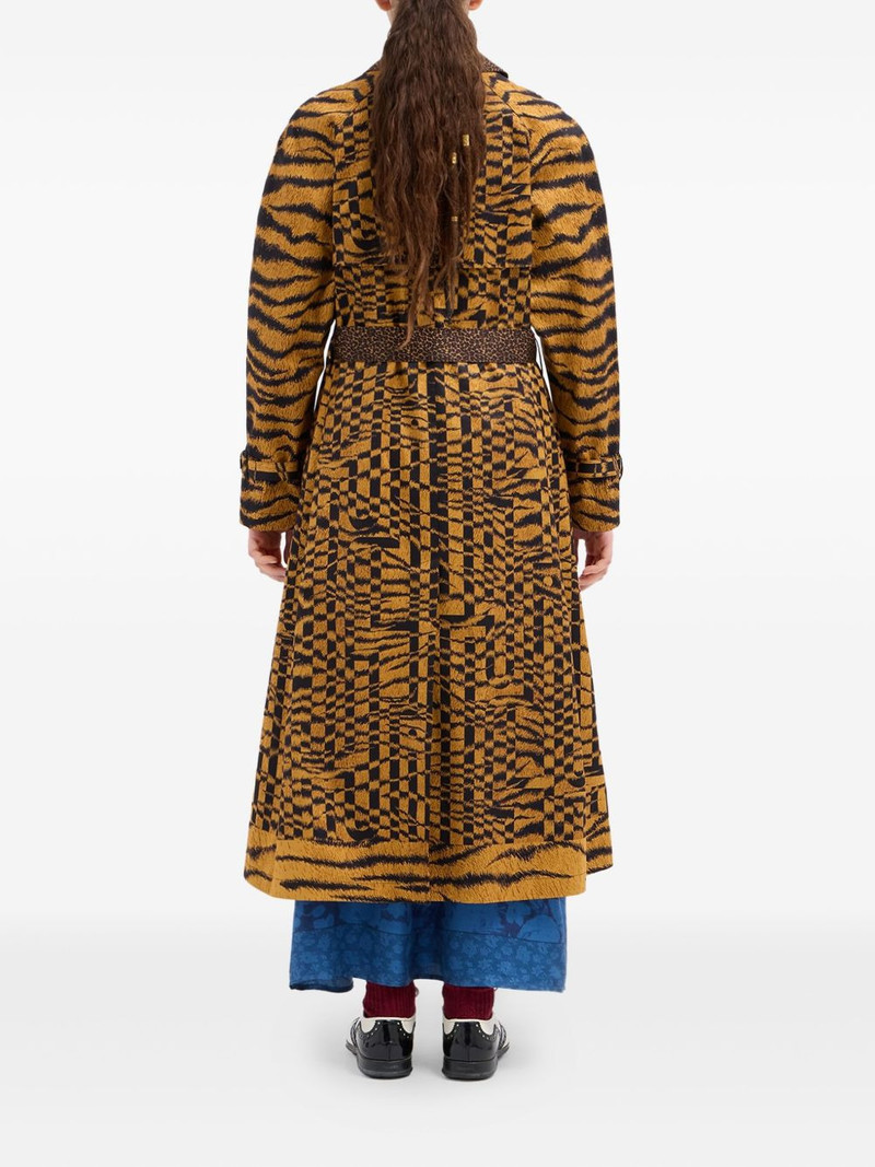 Rosa trenchcoat 3
