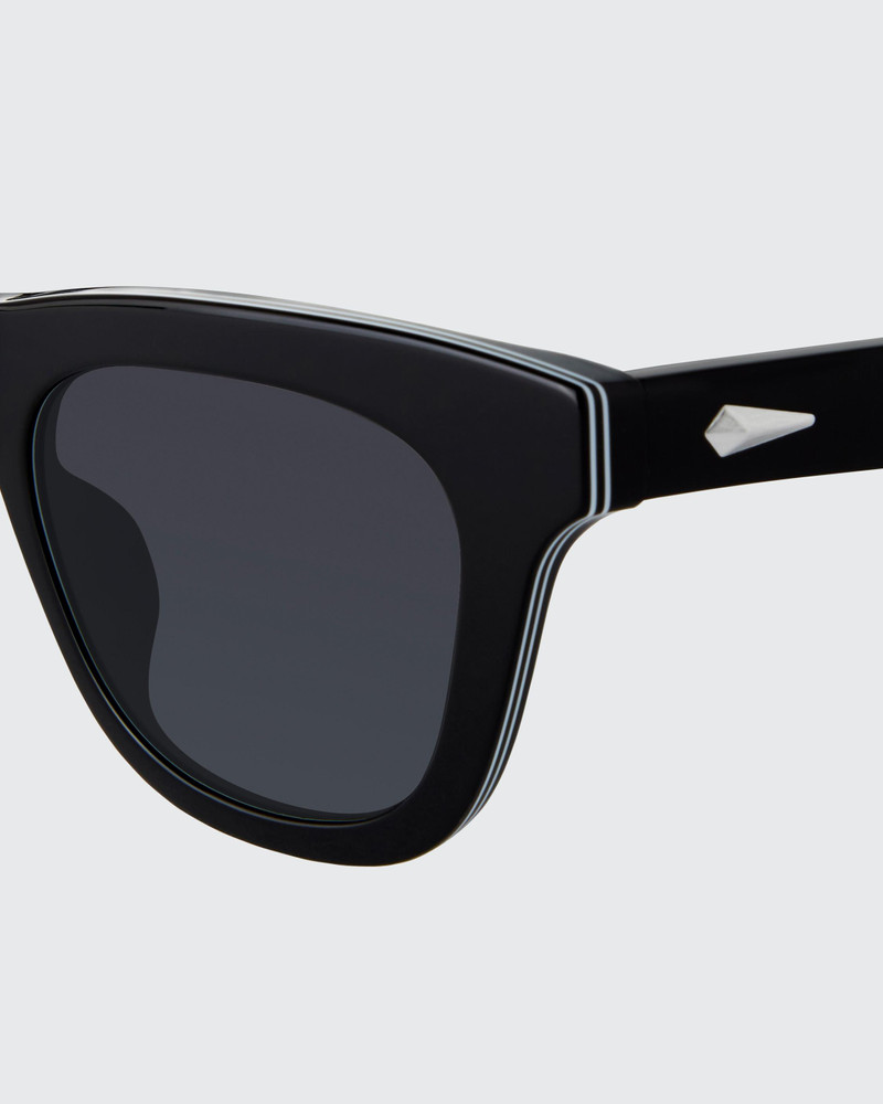 Perry
Square Sunglasses 3