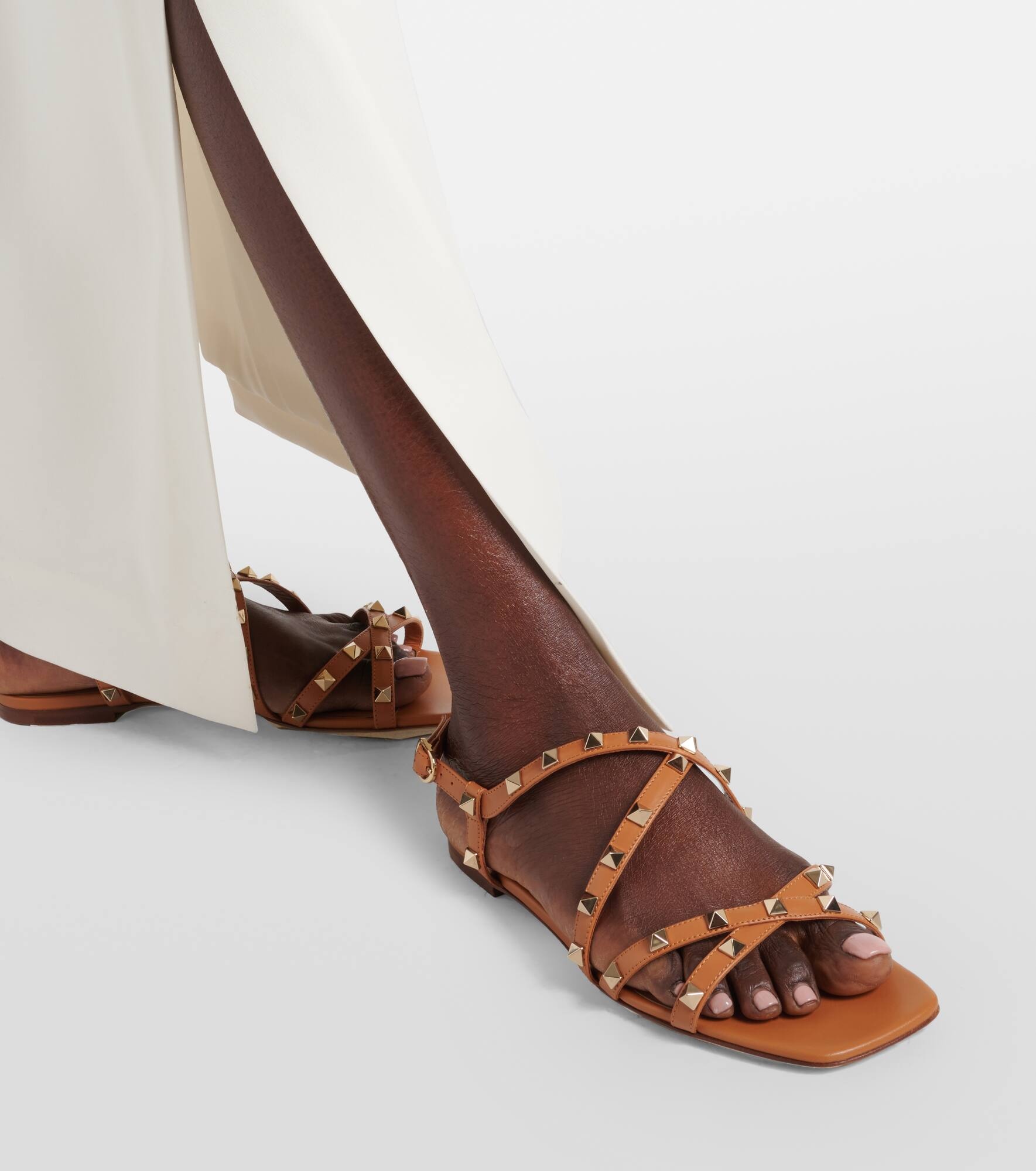 Rockstud leather sandals - 4