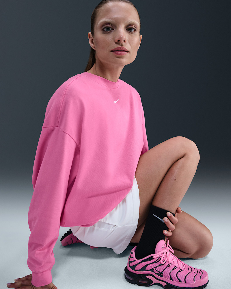 Nike Sportswear Essential Women's Oversized Long-Sleeve T-Shirt 3