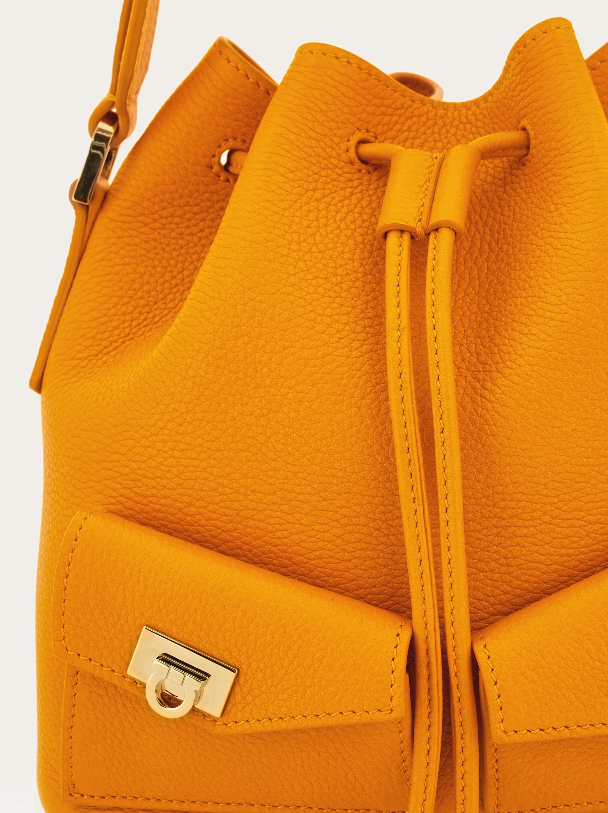 Multipocket bucket bag - 6
