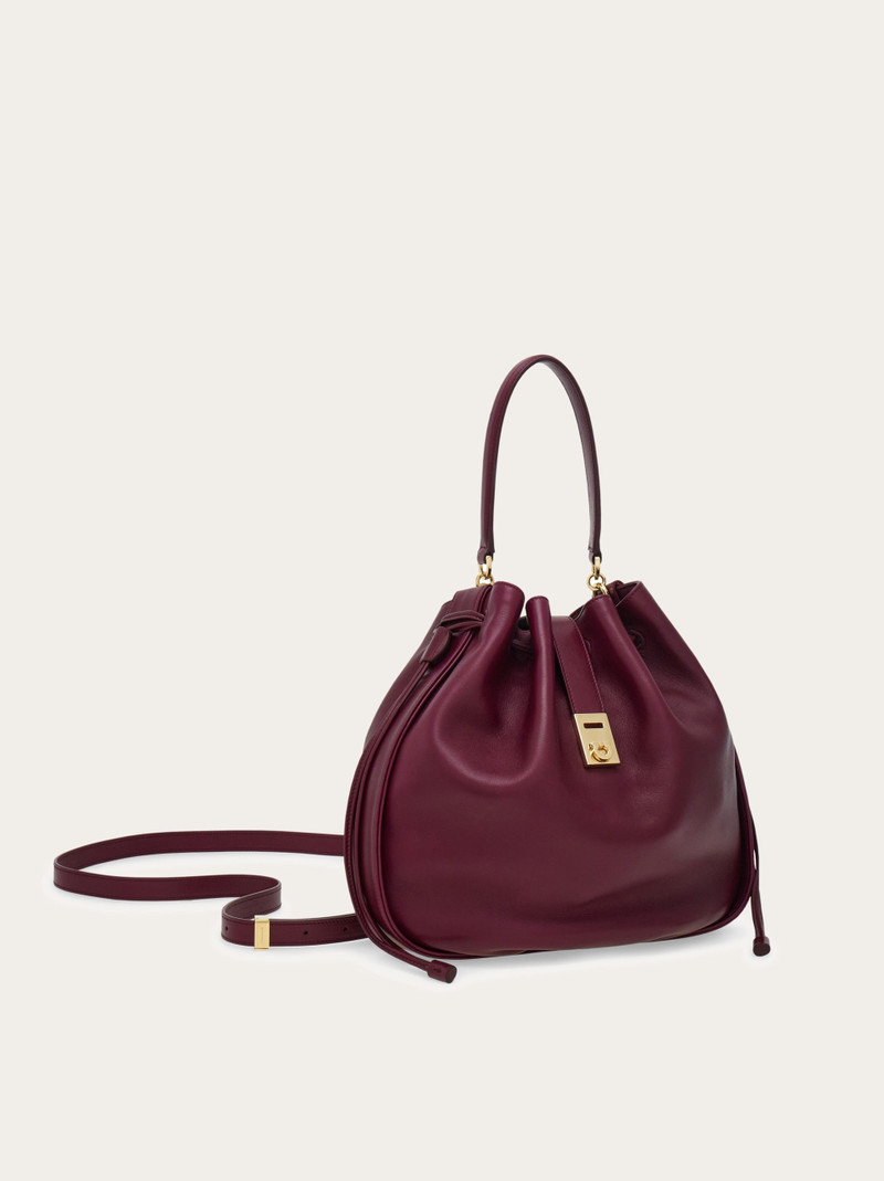 Hug bucket bag 7