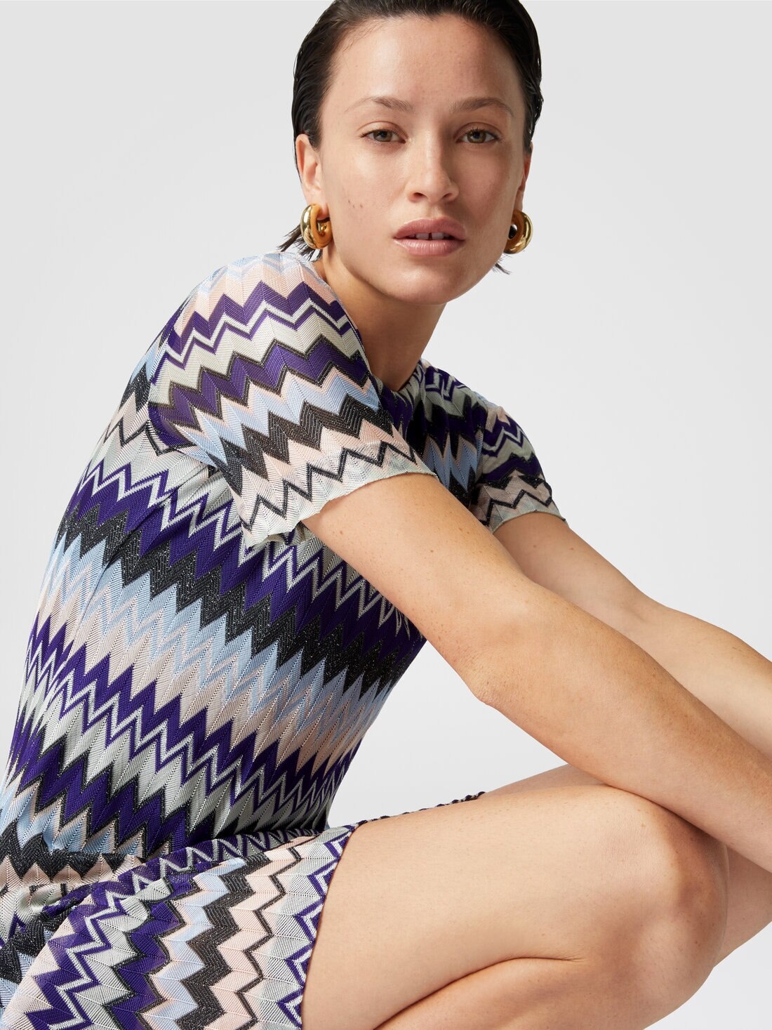 Short-sleeved mini-dress in zig zag lamé viscose - 4
