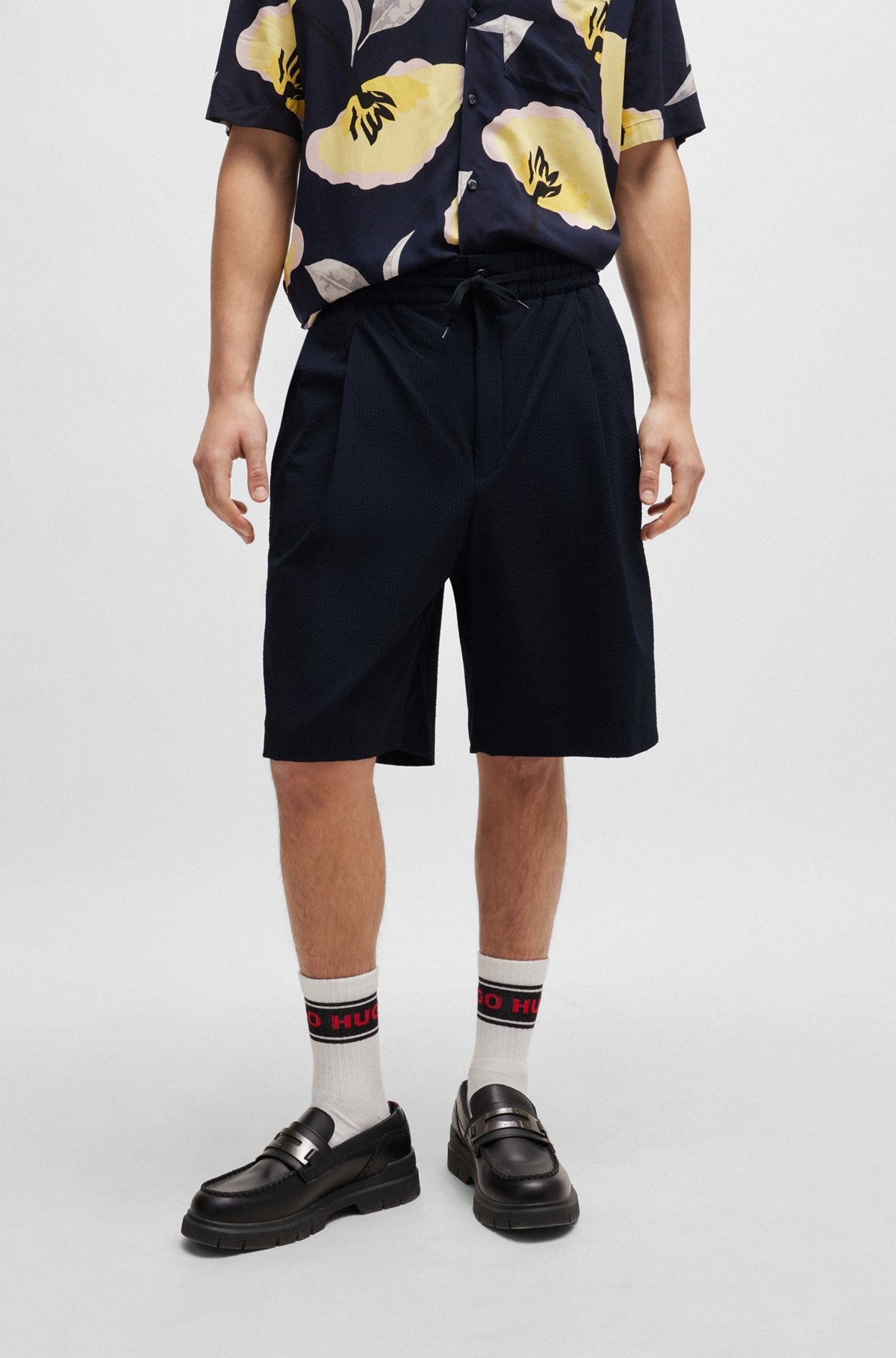PERFORMANCE-STRETCH SEERSUCKER SHORTS WITH DRAWSTRING WAIST - 2