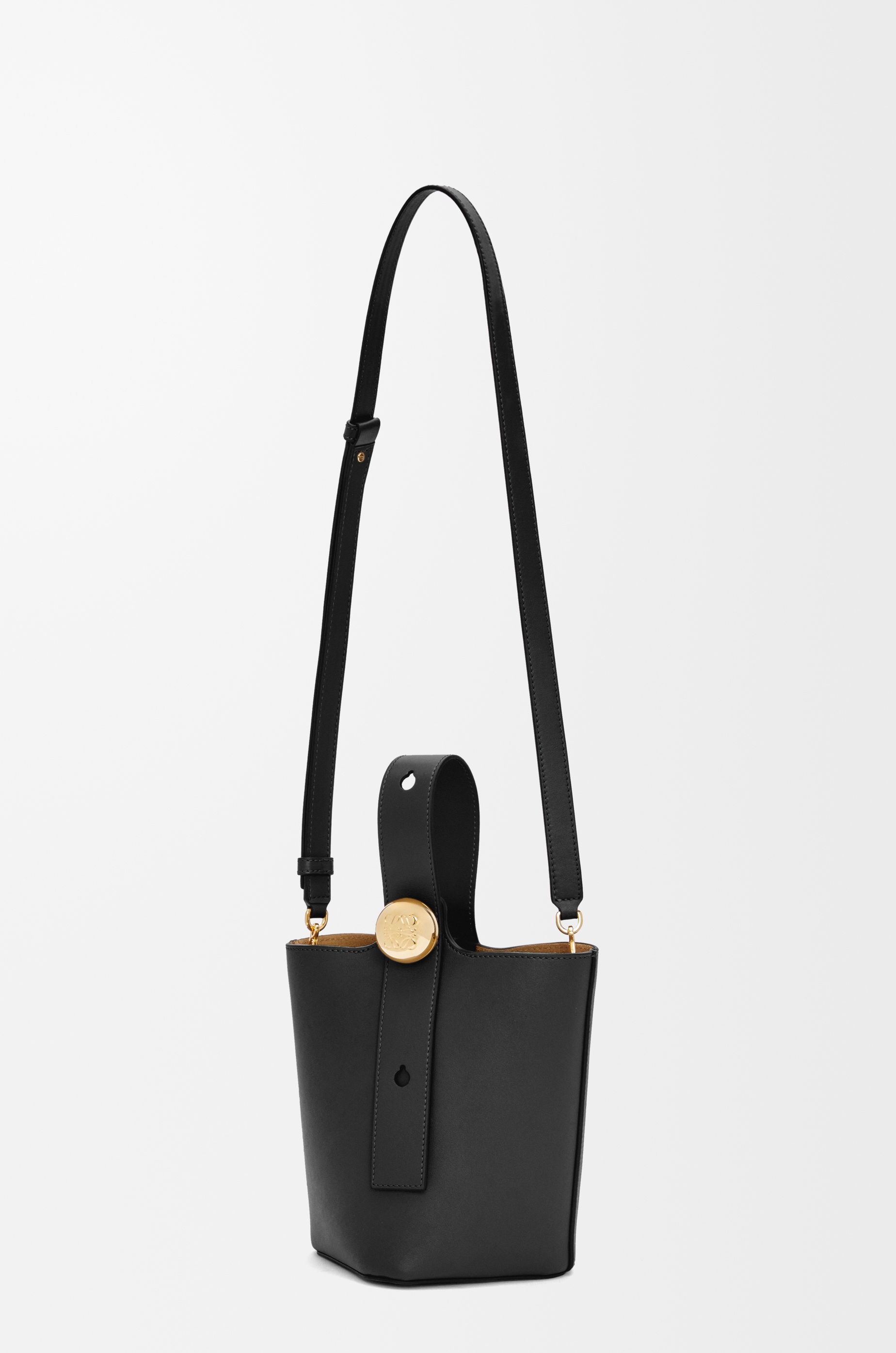 Mini Pebble Bucket bag in mellow calfskin - 6