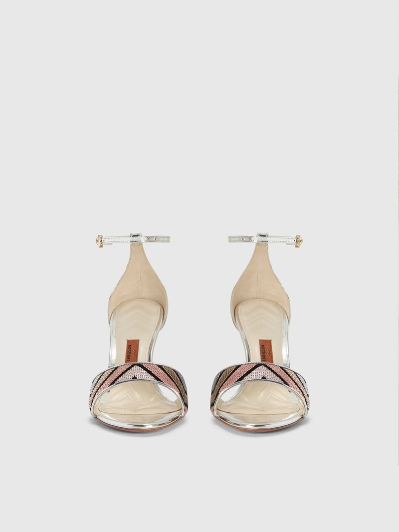 Sandal with adjustable strap and zig zag pattern 3