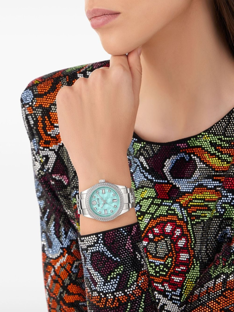 Queen 52 watch 4