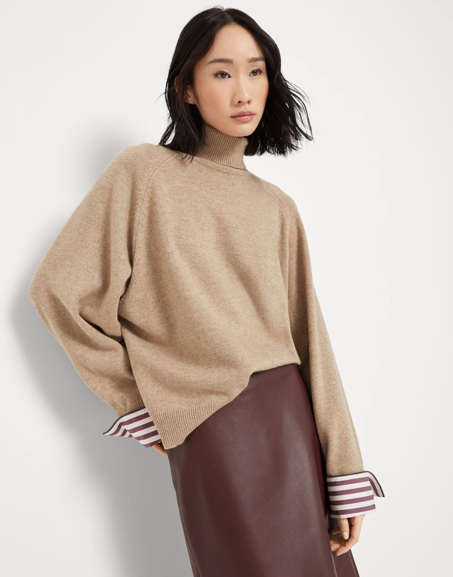 Cashmere turtleneck sweater with shiny shirt details - 4