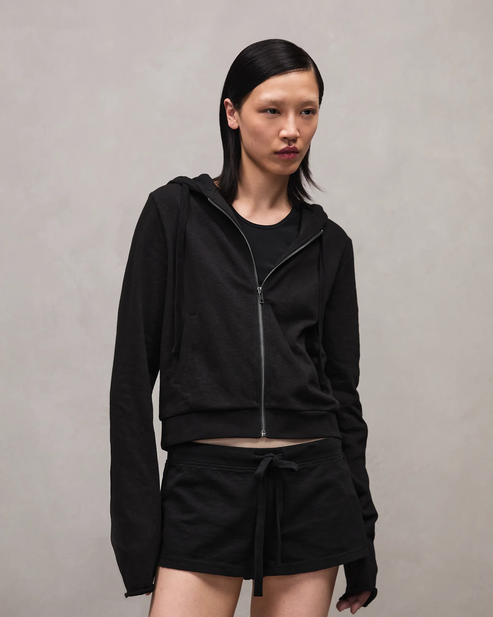 LIGHTWEIGHT CROPPED ZIP-UP BLACK - 3