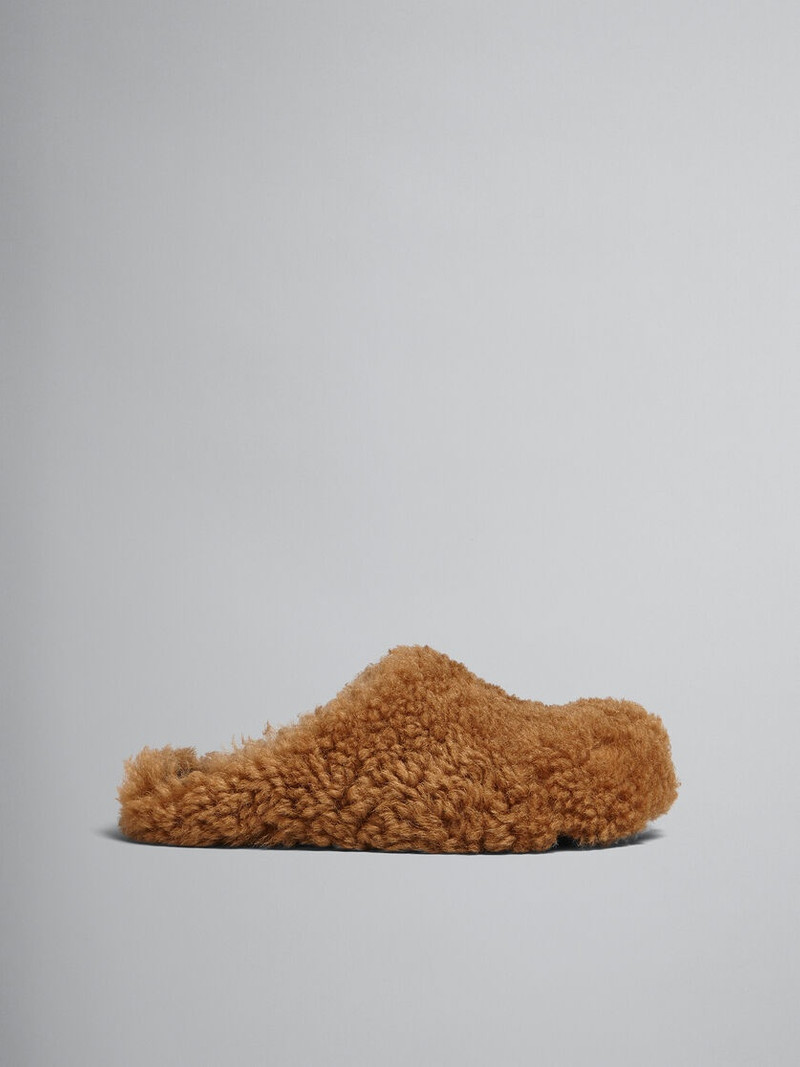 BROWN SHEARLING FUSSBETT SABOT 1