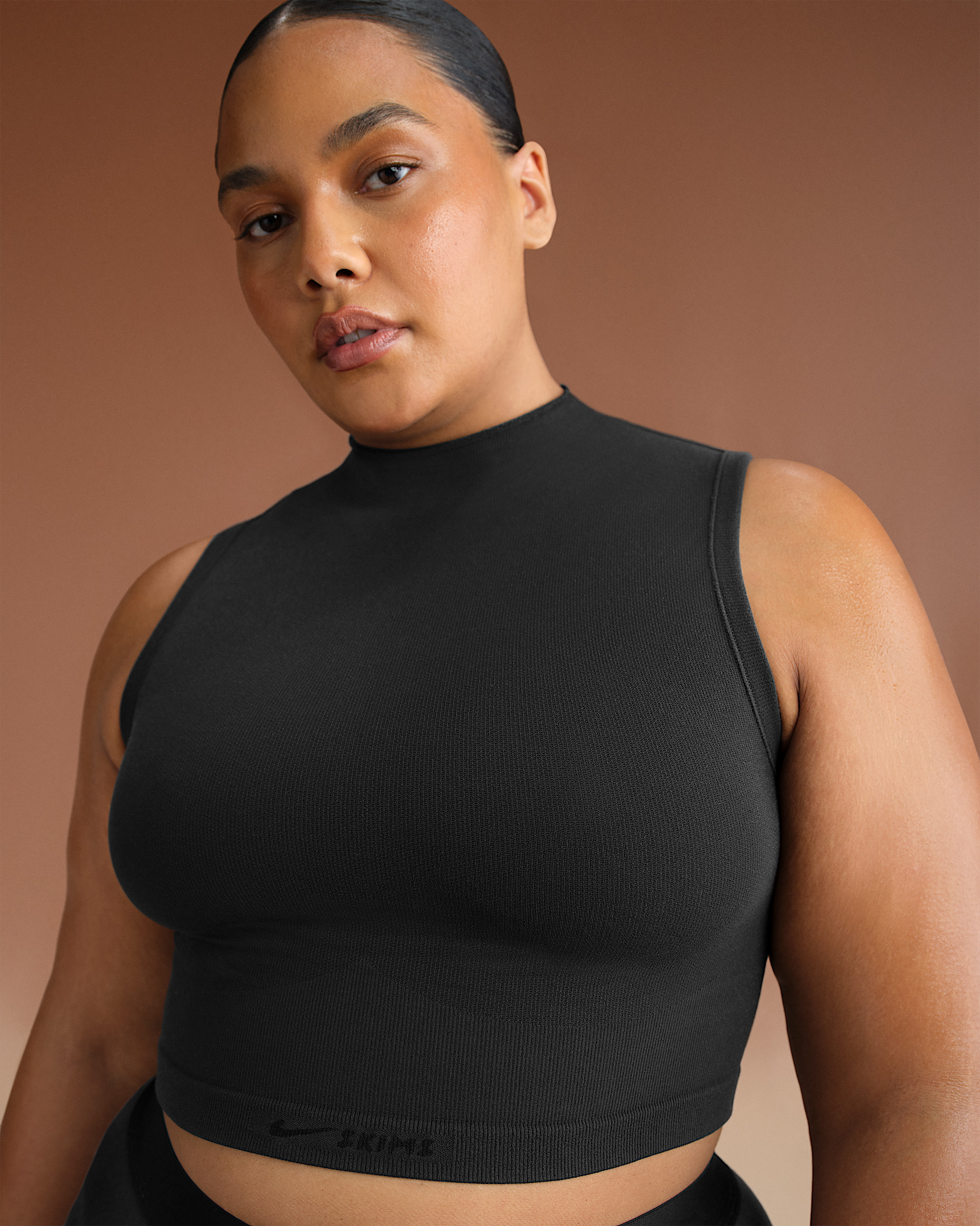 NikeSKIMS Vintage Seamless Women's Mock-Neck Long-Line Bra - 7