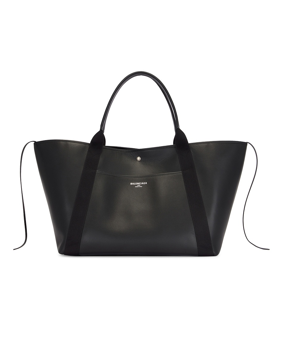 【BALENCIAGA】NAVY REVAMP TOTE BAG BALENCIAGA Navy Revamp Large Tote Bag | forward | REVERSIBLE