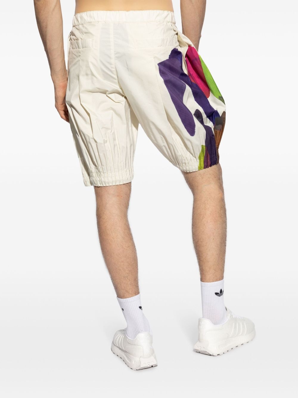 abstract-print pleated shorts - 4