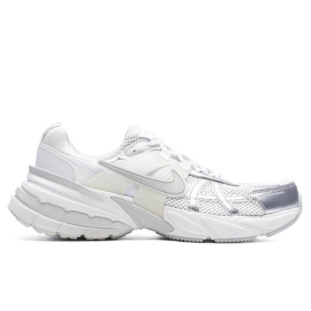 WOMEN'S V2K RUN - WHITE/METALLIC SILVER/PLATINUM TINT - 1