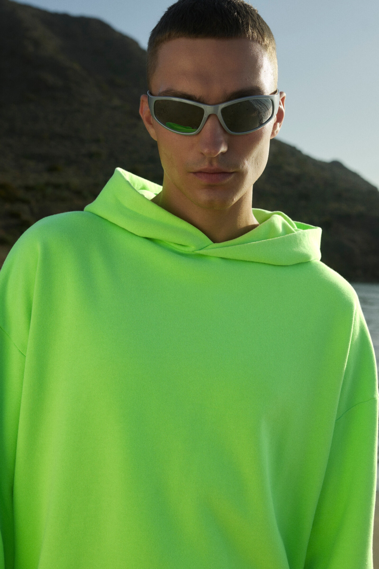 Hoodie Ilay in Neon green - 5