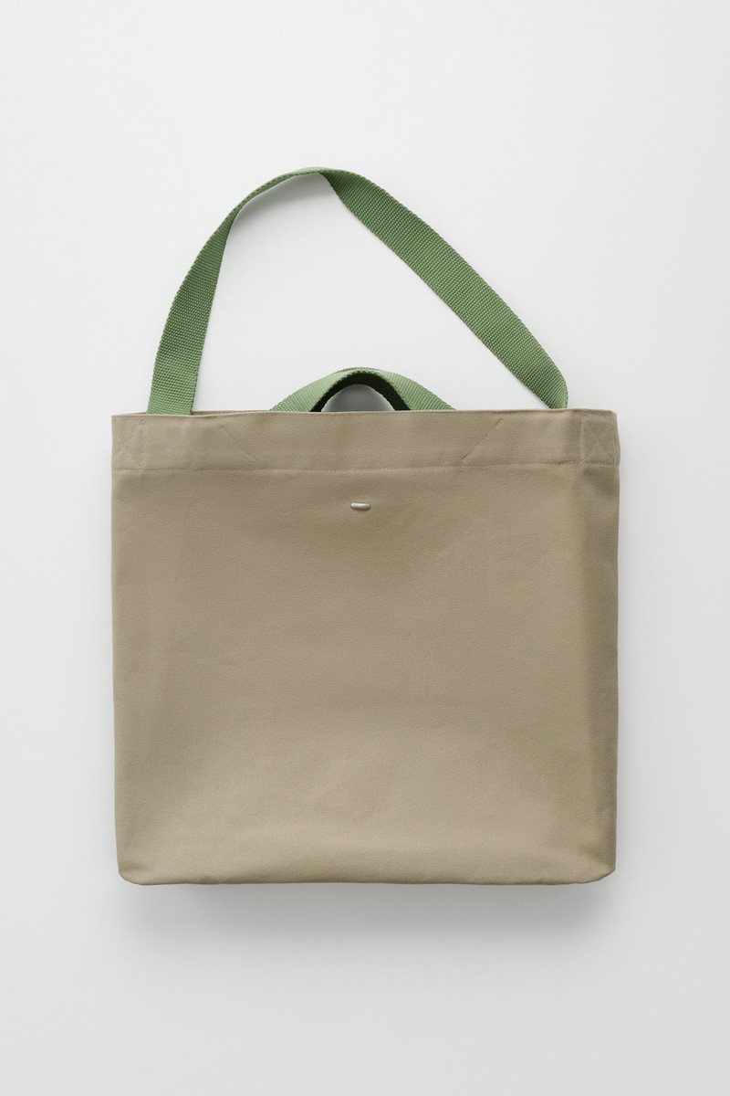Towering Tote Cliff Grey Ultra Canvas 1