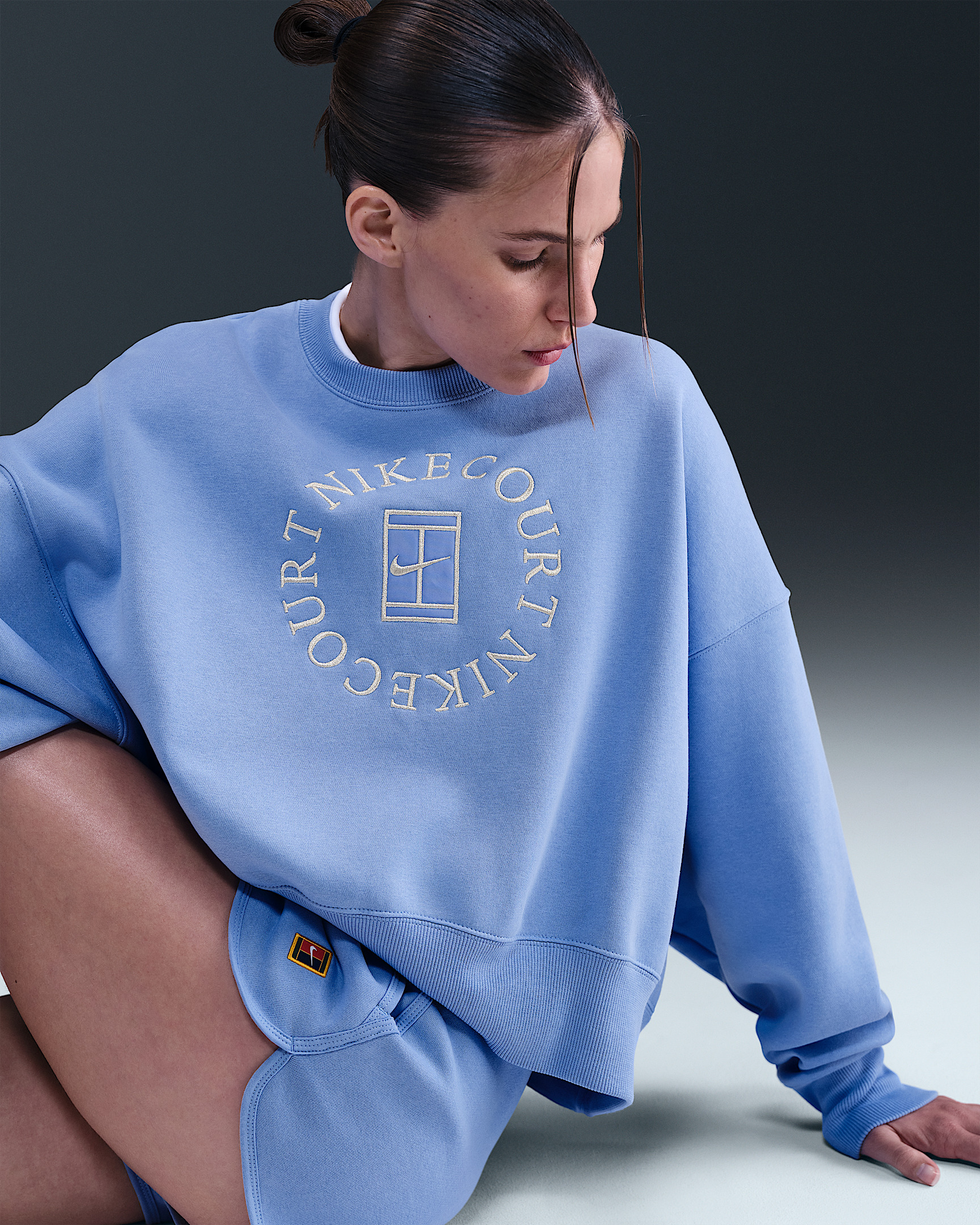 NikeCourt Heritage Phoenix Fleece Women's Over-Oversized Crew-Neck Sweatshirt - 3