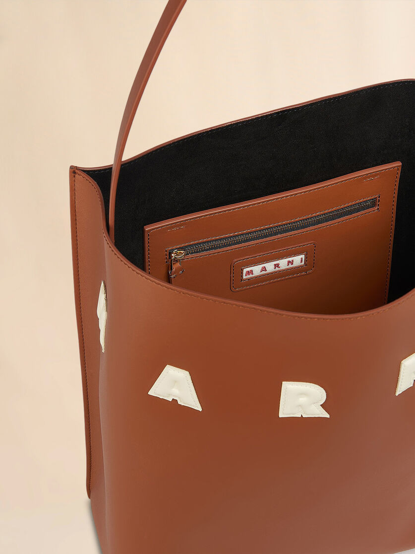 BROWN LEATHER MUSEO MEDIUM HOBO BAG WITH PATCHES - 3