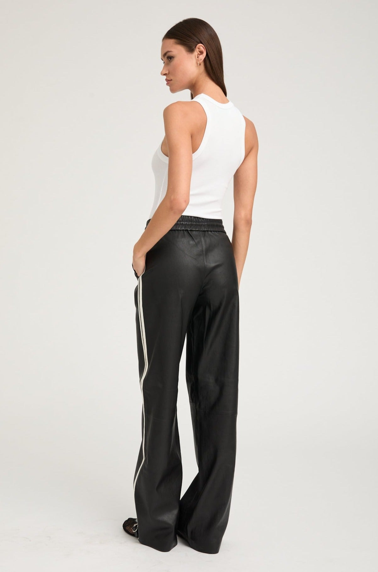 BLACK LEATHER BAGGY ATHLETIC PANTS - 3