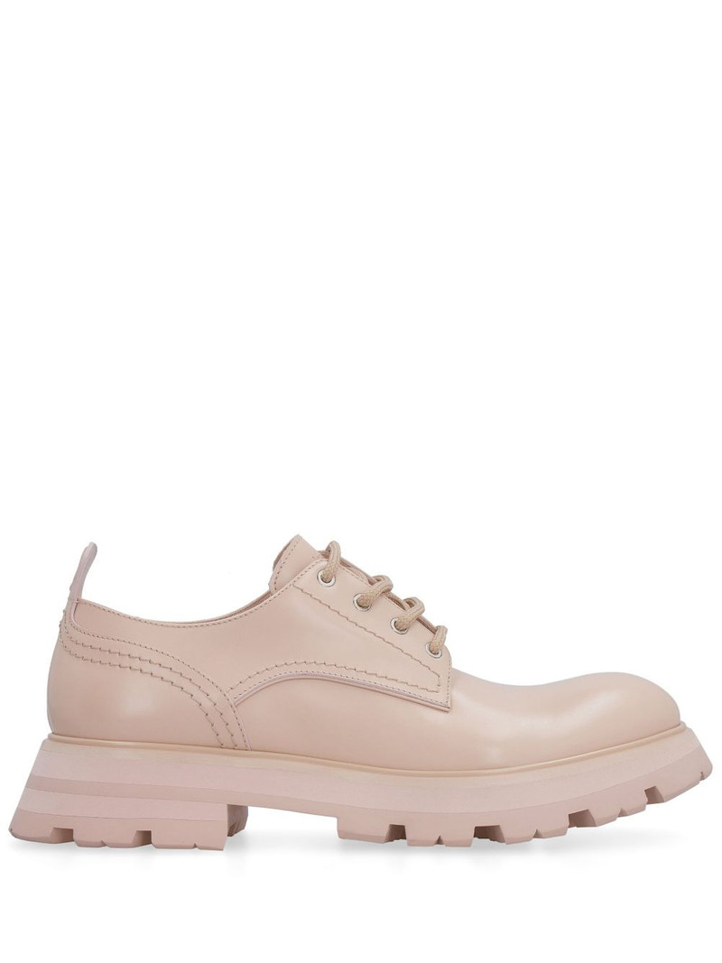 Wander lace-up shoes 1