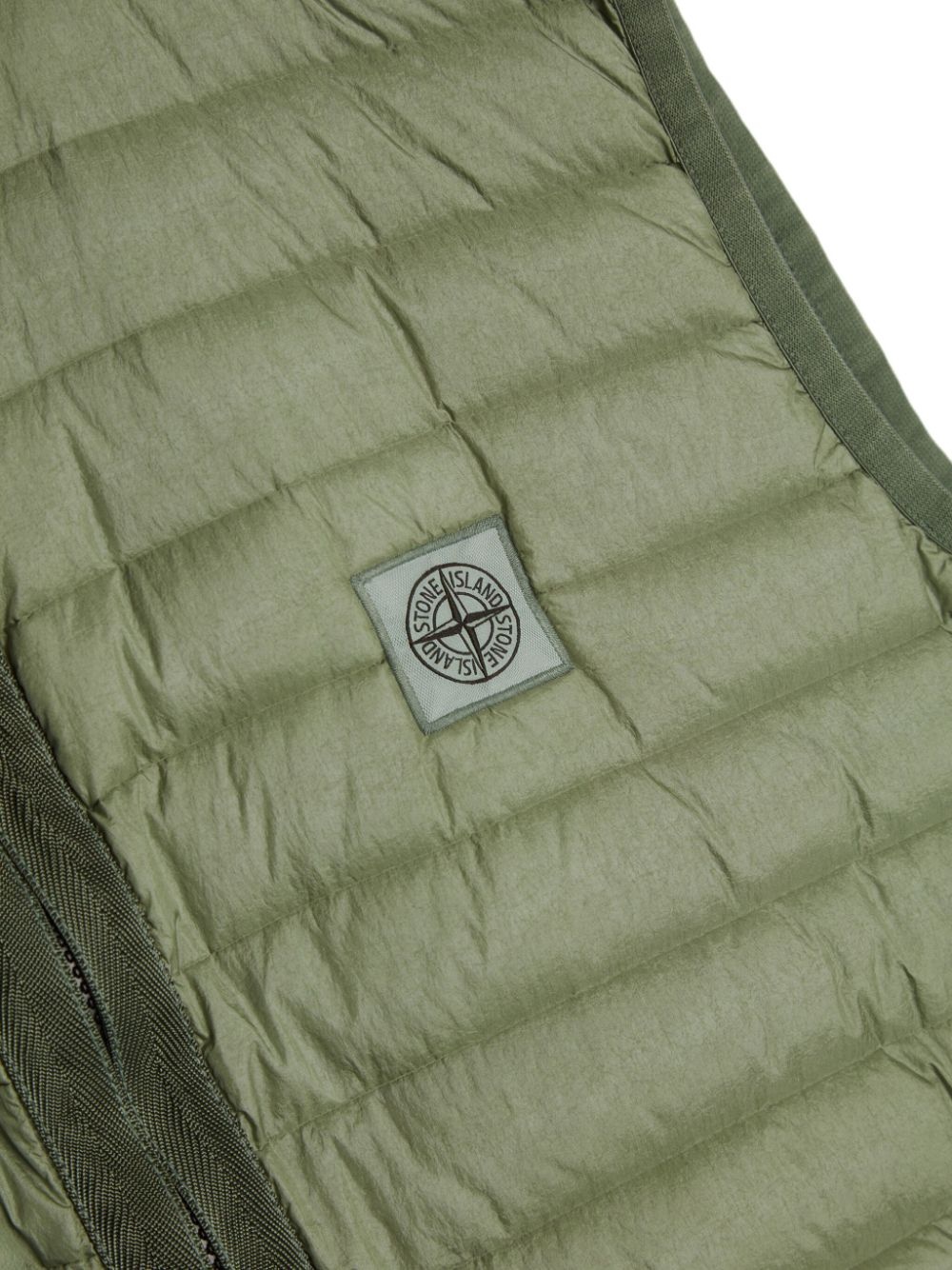 Compass-motif quilted gilet - 4
