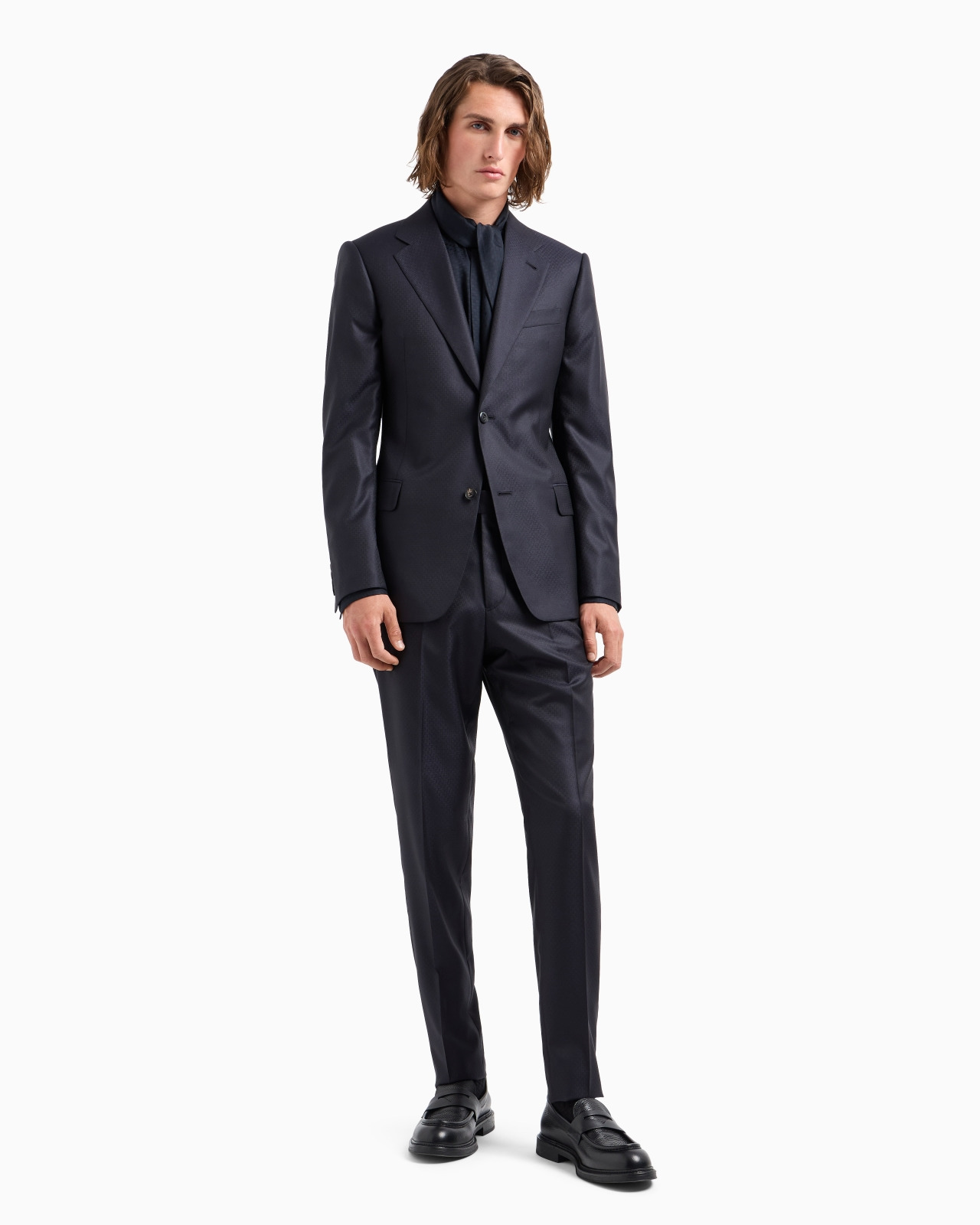 Single-breasted suit in a micro-effect jacquard wool and silk - 2
