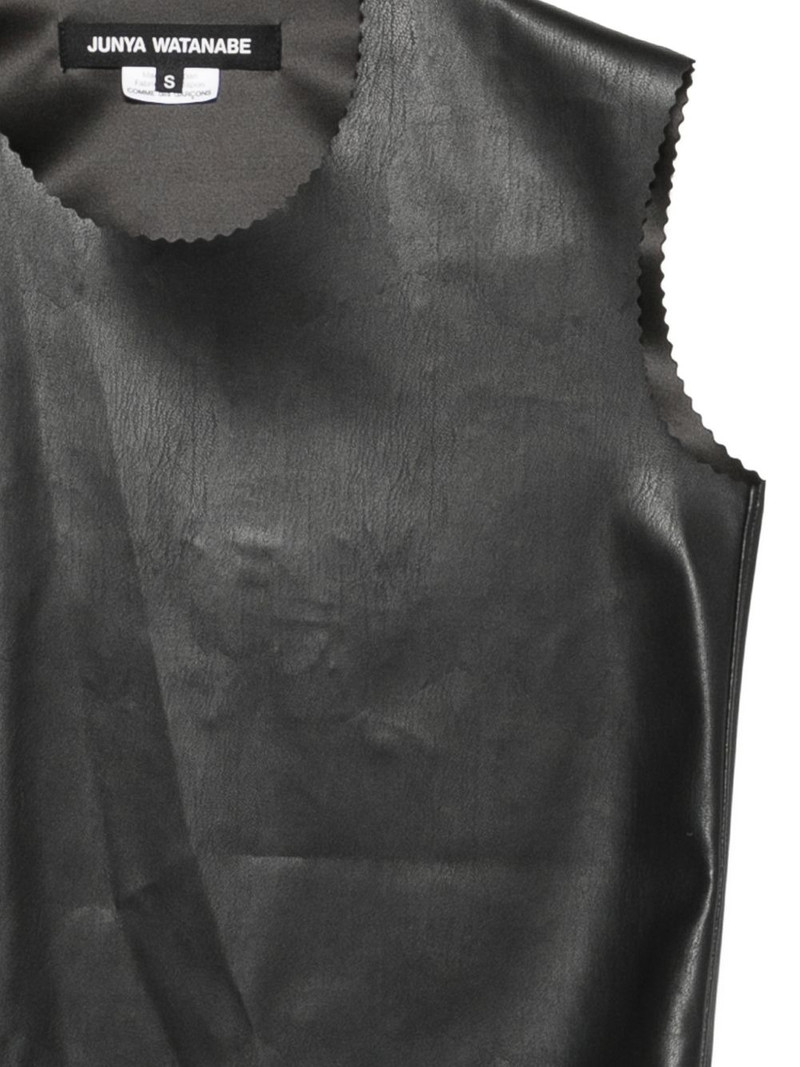 scalloped sleeveless top 3