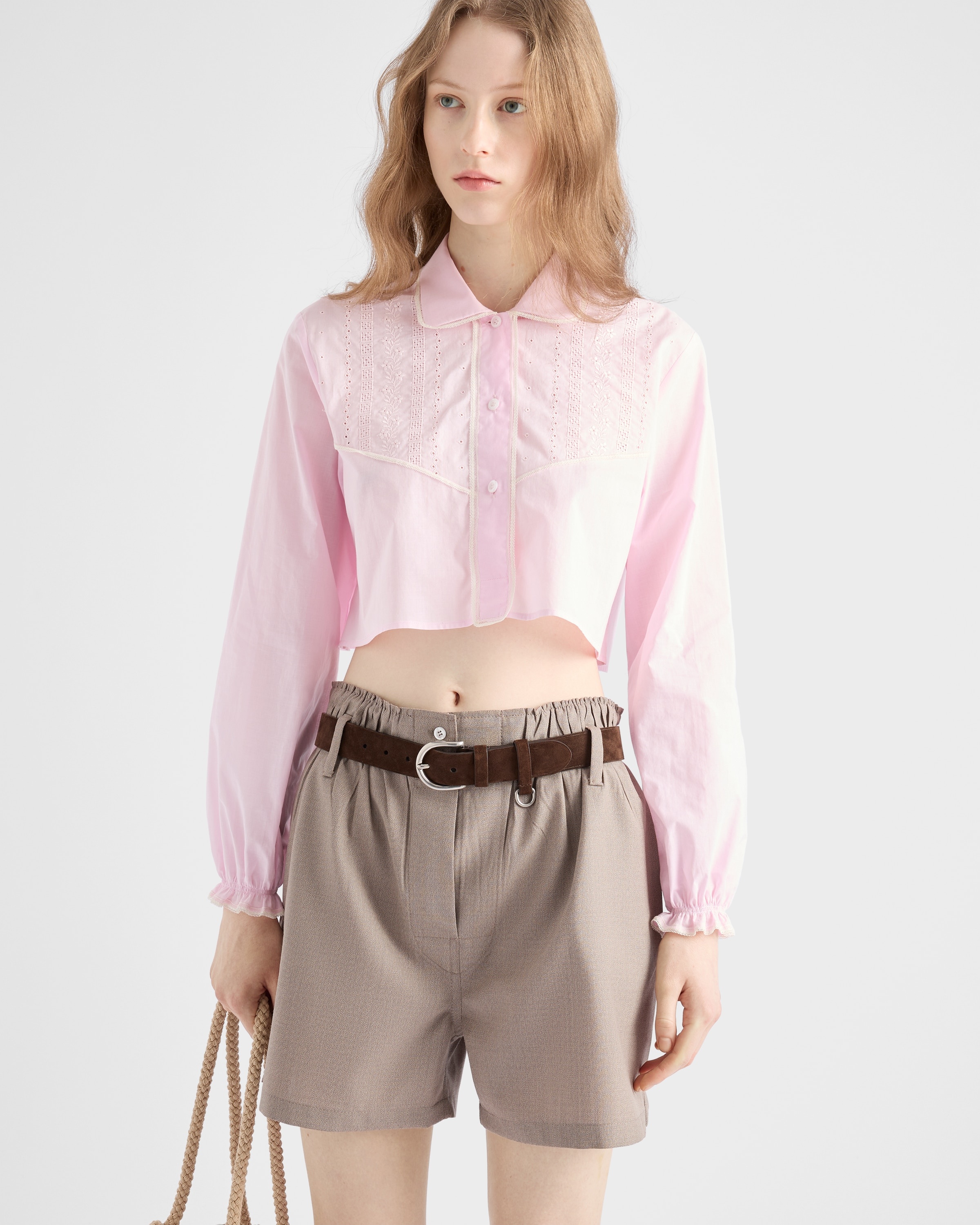 Embroidered cropped batiste shirt - 4