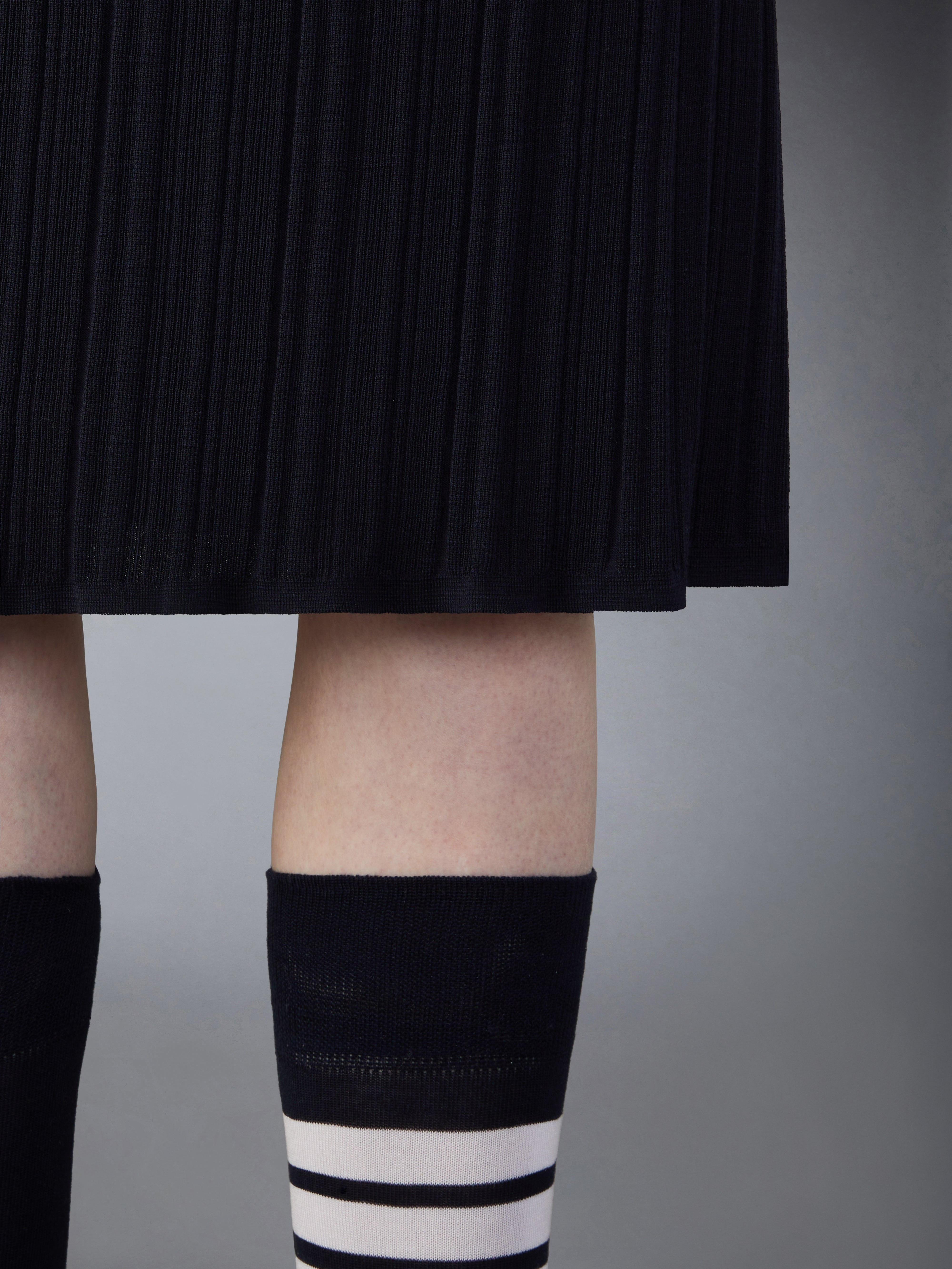 plissé virgin-wool midi skirt - 5