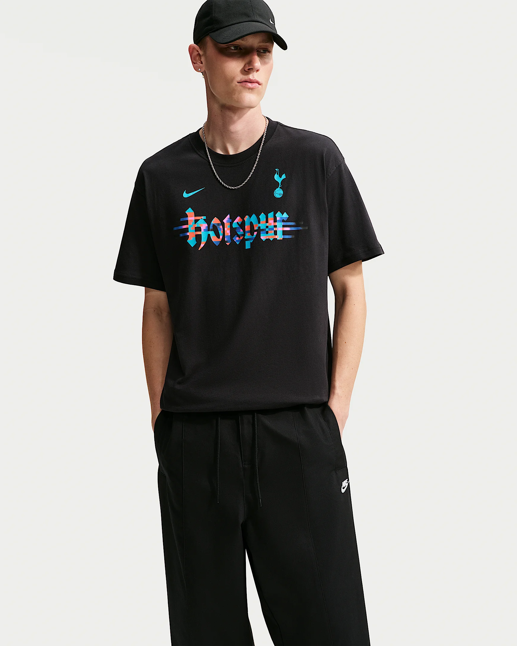 Tottenham Hotspur Men's Nike T-Shirt - 1