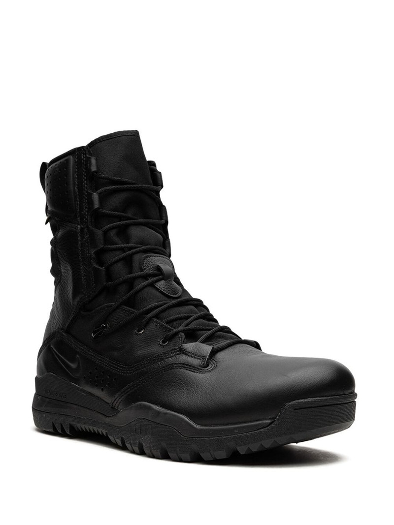 Nike SFB Field 2 8" GTX "Gore Tex - Triple Black" boots outlook