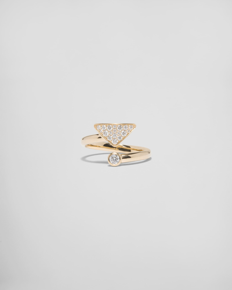 Eternal Gold contrarié ring in yellow gold with diamonds 1