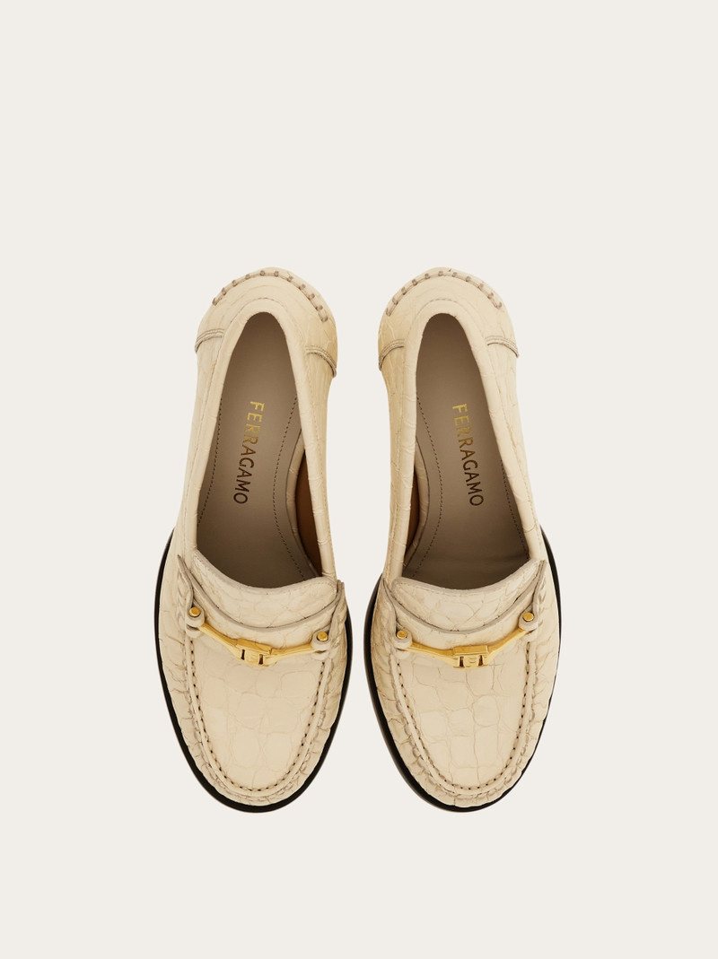 FERRAGAMO F buckle heeled loafer outlook