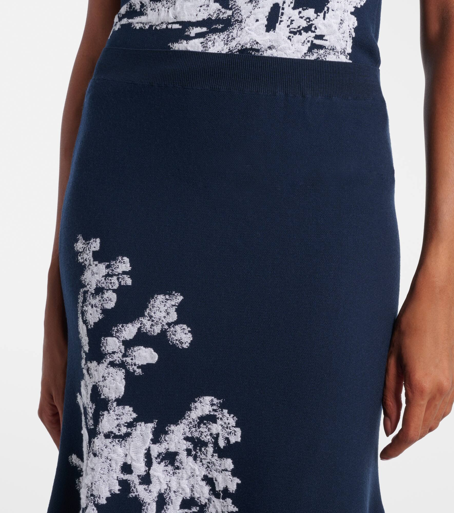 Asymmetric printed midi skirt - 4