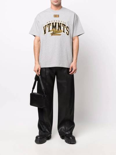 VETEMENTS embroidered-logo cotton T-shirt outlook