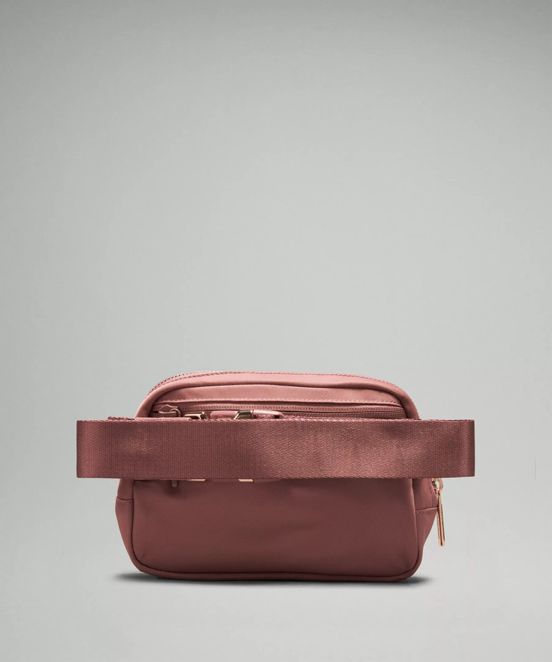 Everywhere Belt Bag 1L *Metal Hardware 3