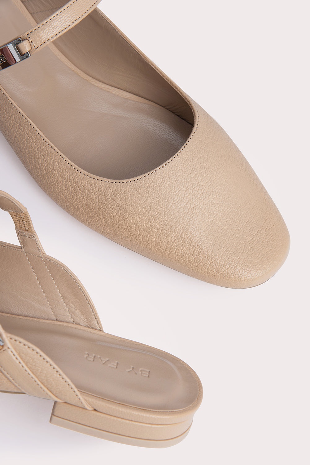 Etta Sand Grained Leather - 4