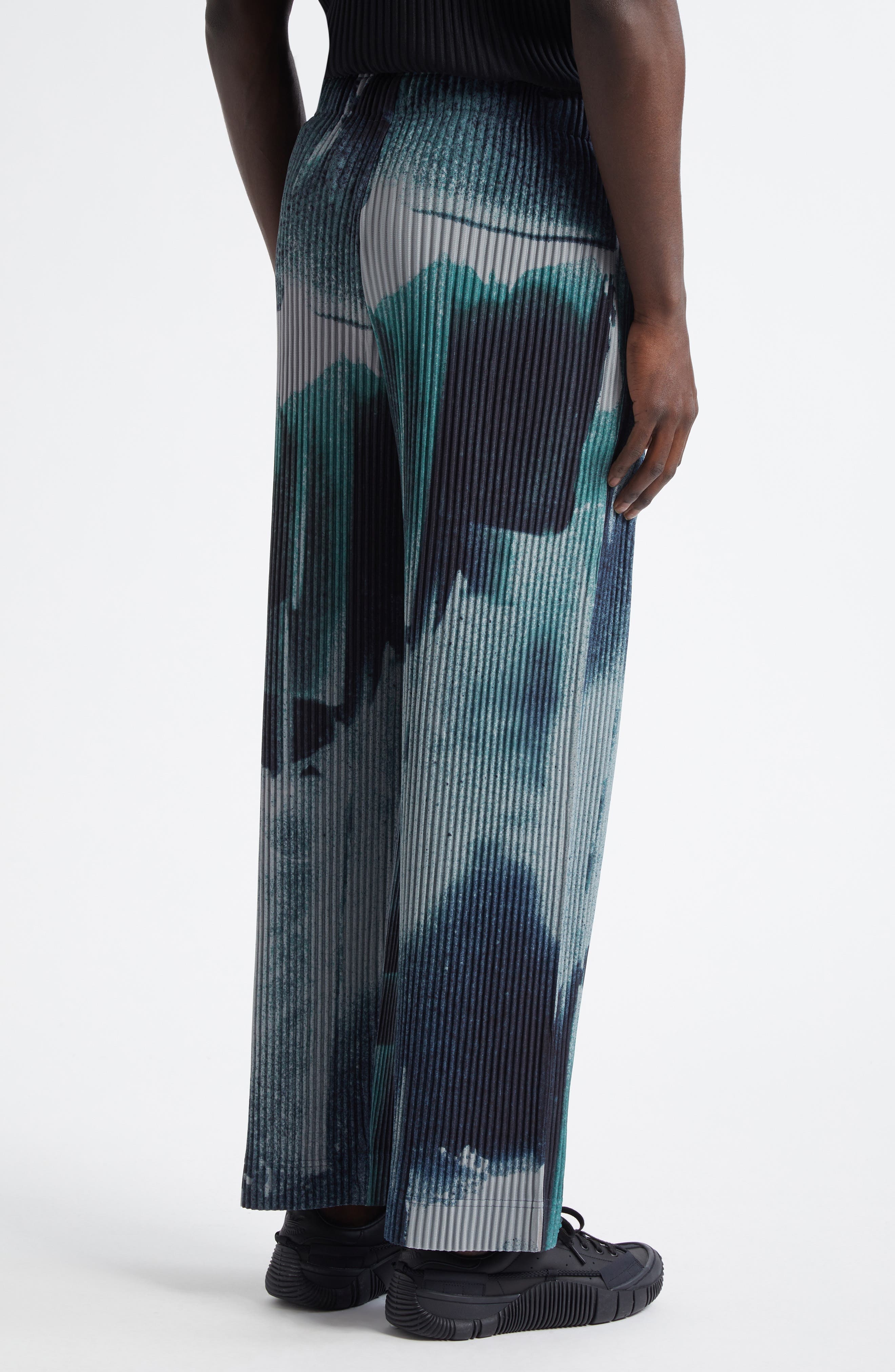 Homme Plissé Issey Miyake Wind Walk Pleated Straight Leg Pants in Gray at Nordstrom - 2