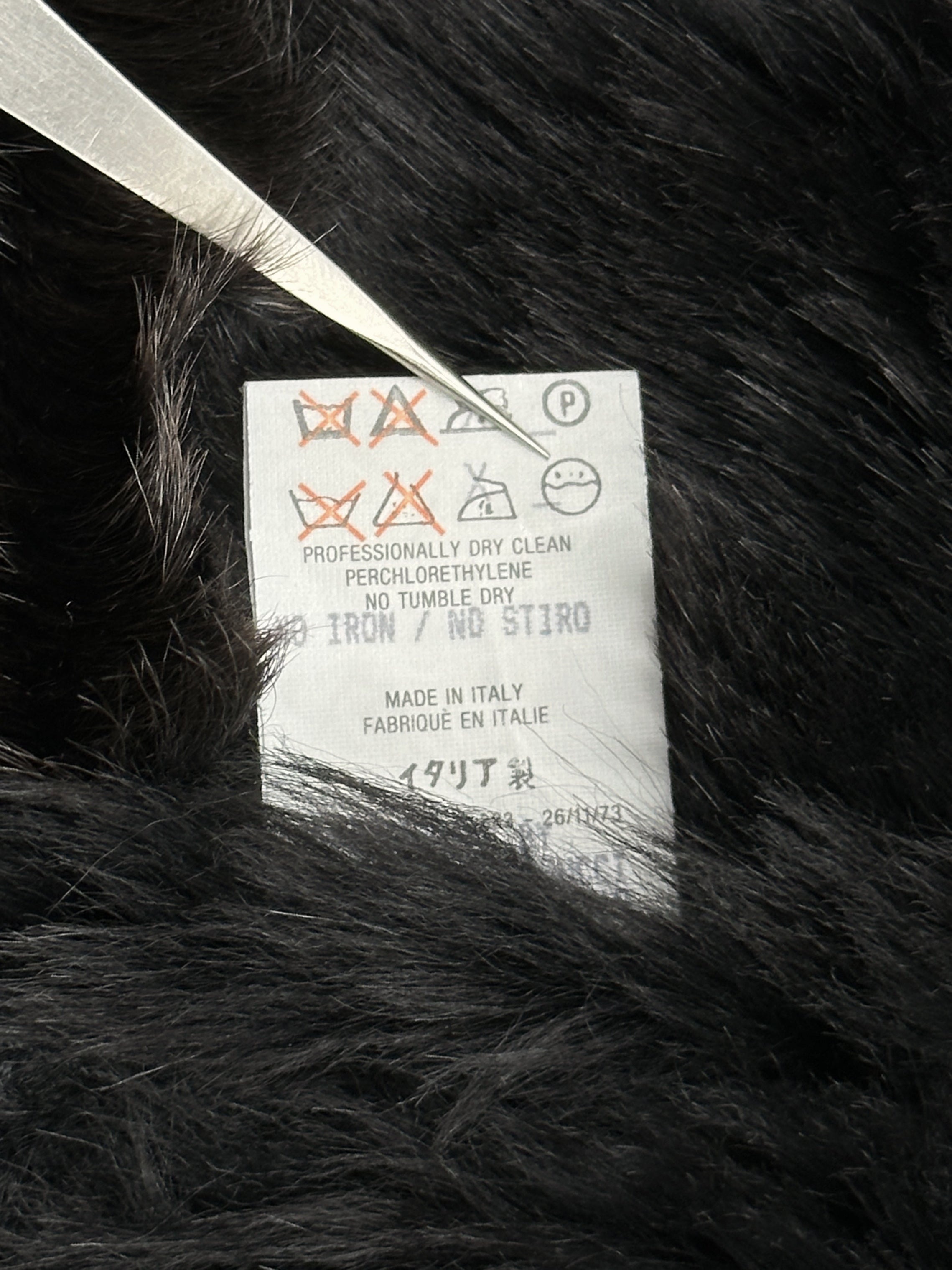 Gucci Fall 1996 Tom Ford Kate Moss Double-Breasted Long Shearling Coat 40 - 25