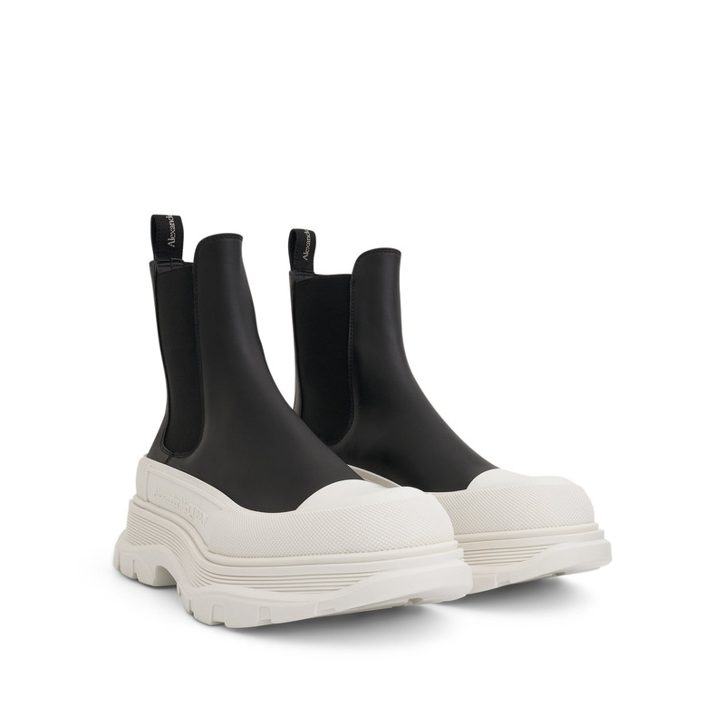 Alexander McQueen Tread Slick Ankle Boot in Black/White outlook