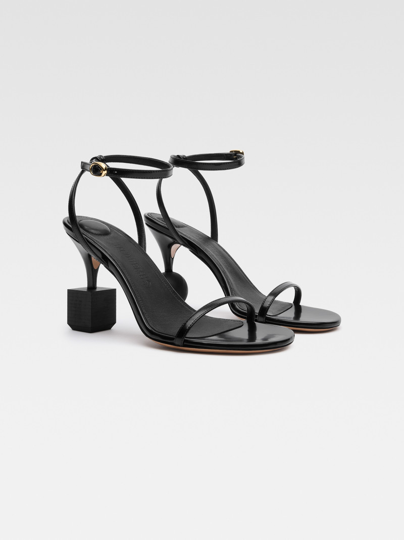 JACQUEMUS Les sandales Bisou outlook