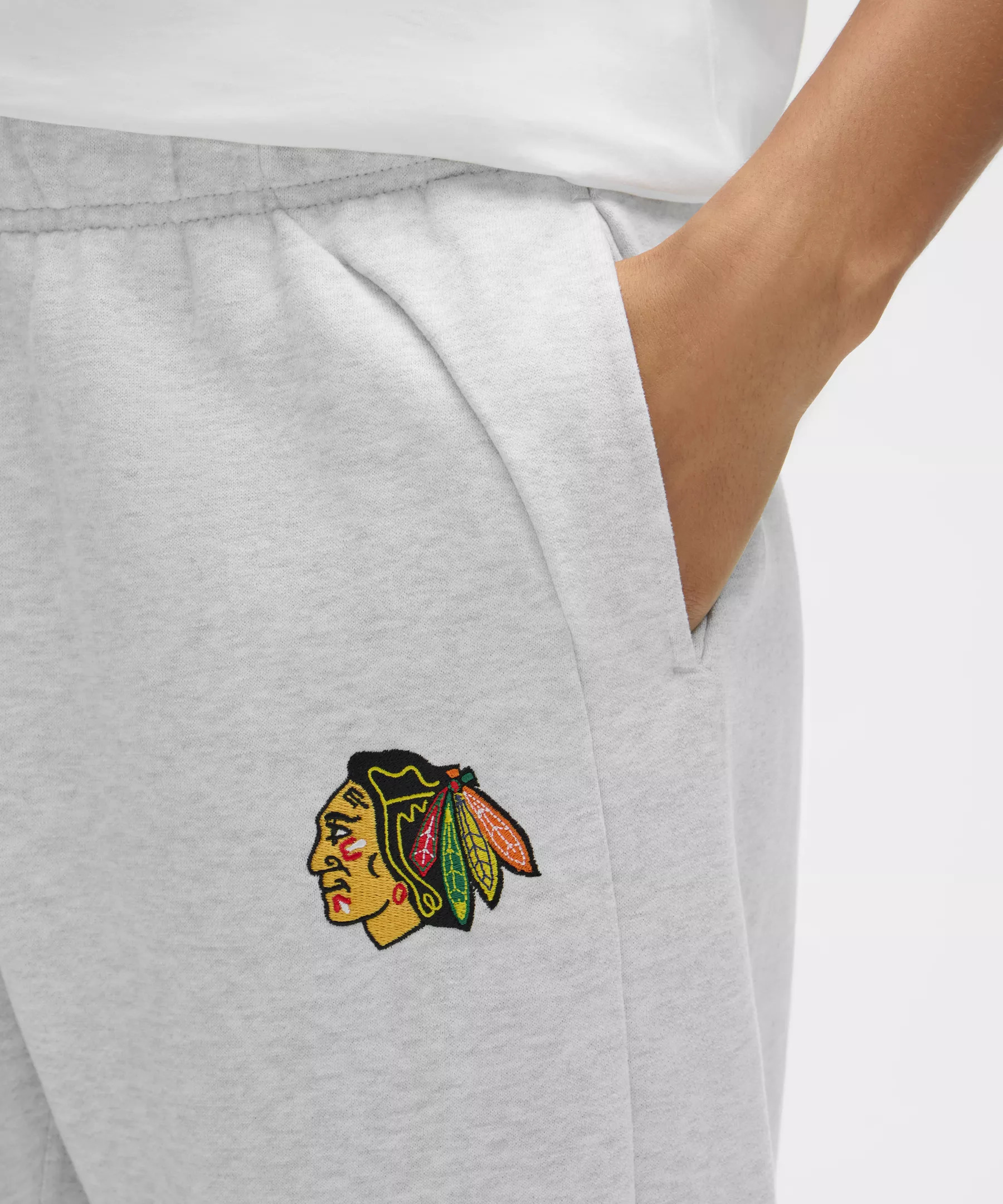Scuba Mid-Rise Oversized Jogger *Chicago Blackhawks - 4
