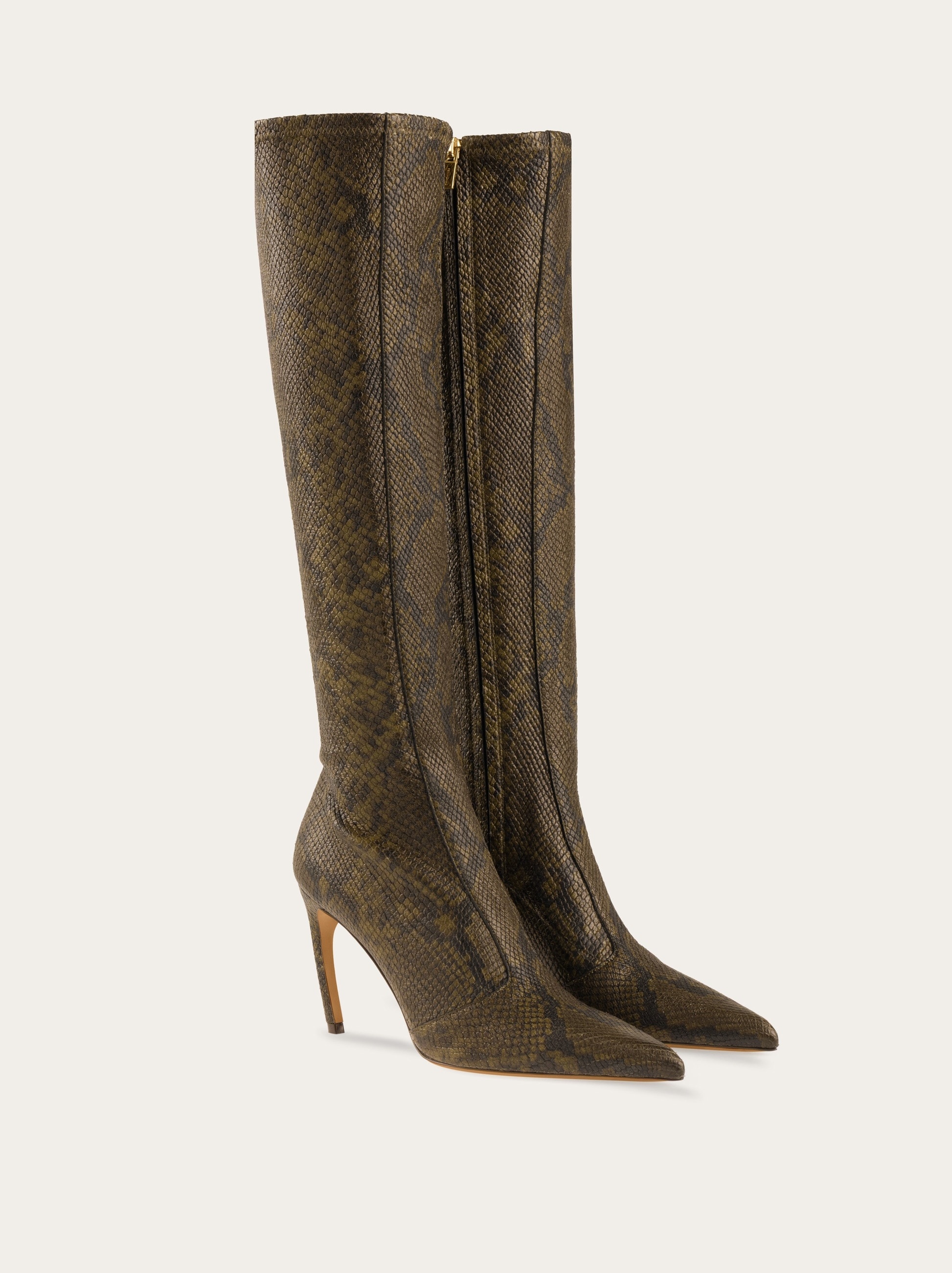 Knee high boot with curved heel - 4