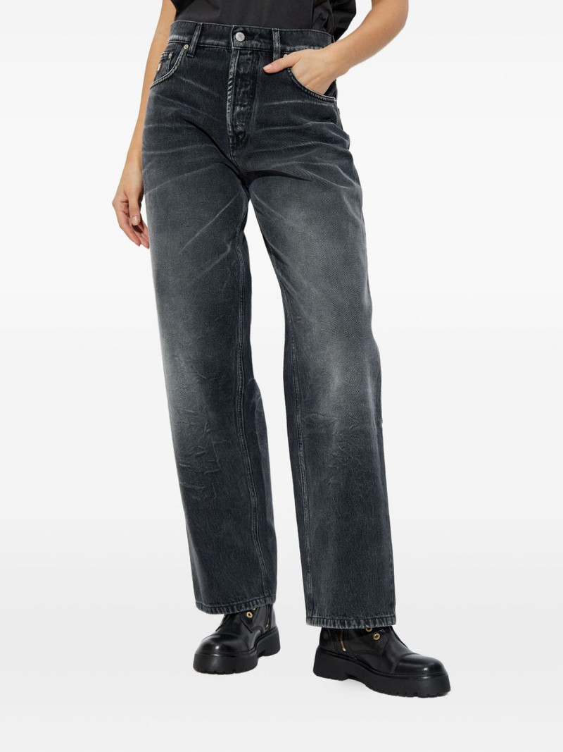 straight-leg jeans 3