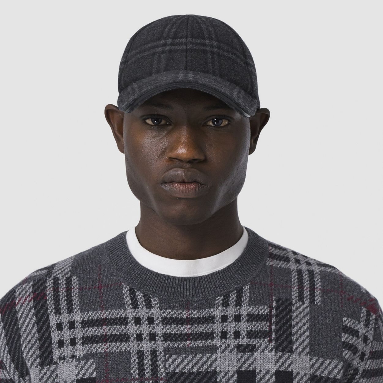 Contrast Check Cashmere Jacquard Sweater - 3