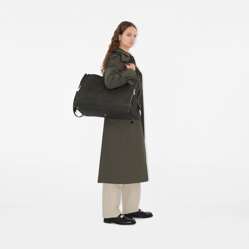 Burberry Zip Tote outlook