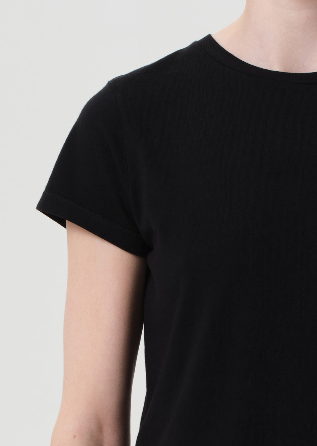 ADINE SHRUNKEN TEE IN BLACK - 5