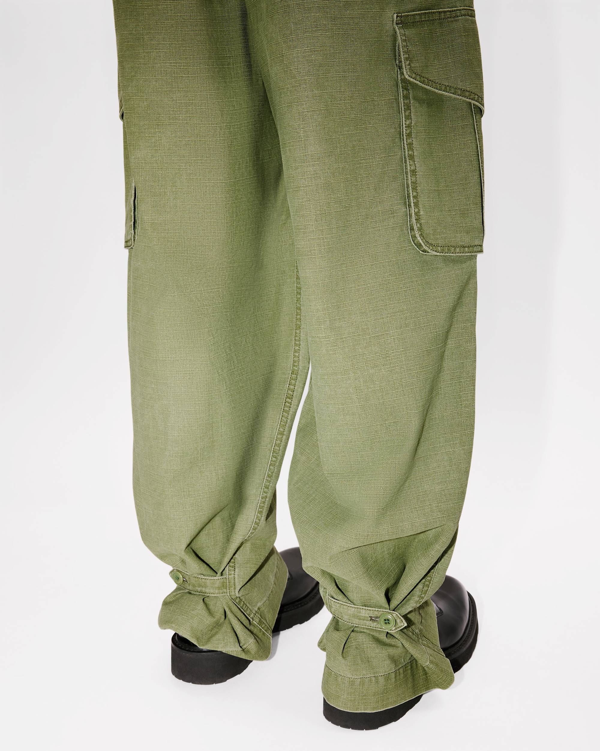 Adjustable cargo pants in cotton - 8